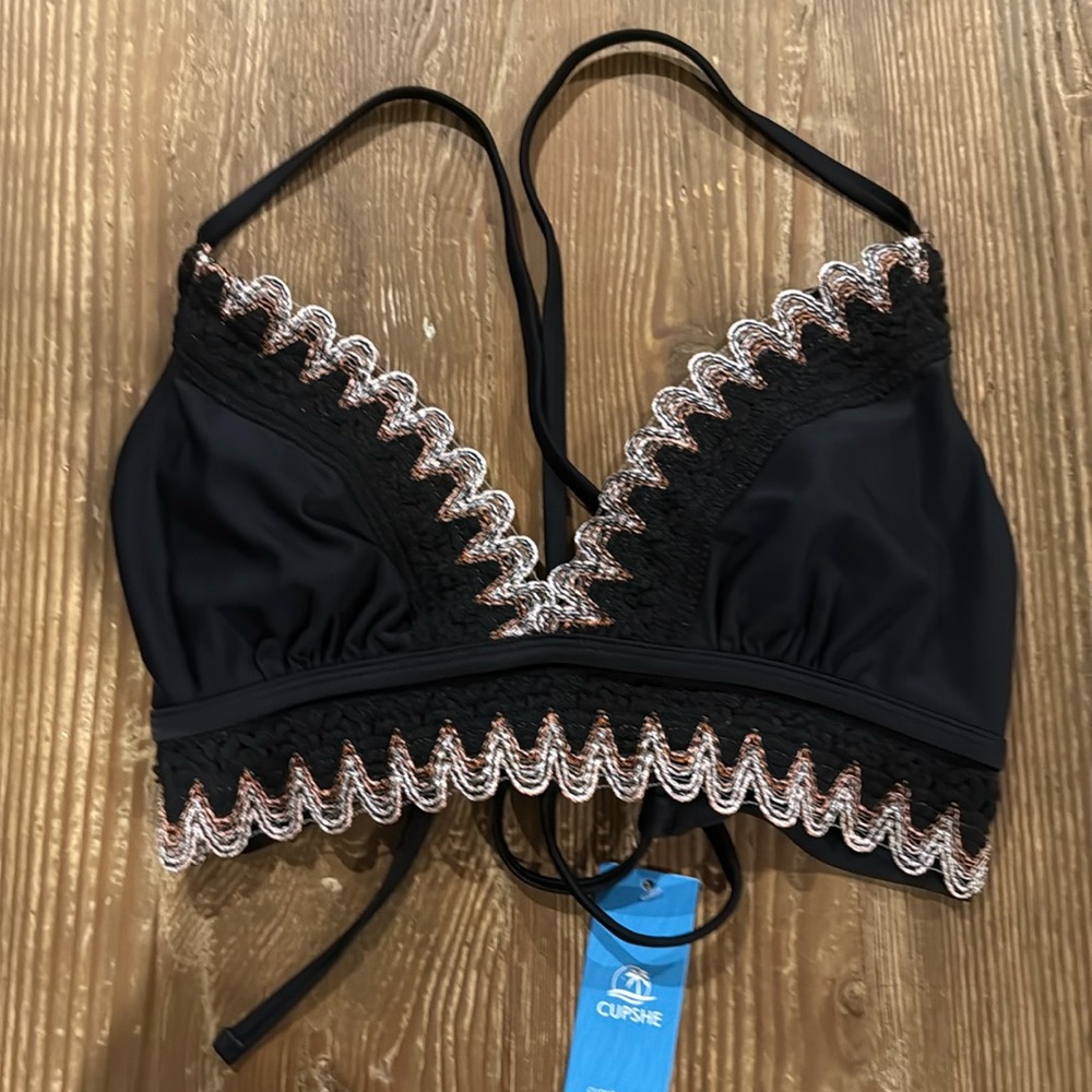 Cupshe Black Bikini swimsuit top size medium nwt